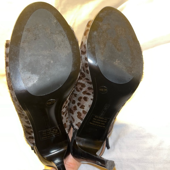 Vince Camuto Grayish Leopard Cow Hair Open Toe Booties Heeled Sandal - flaw - Picture 4 of 10